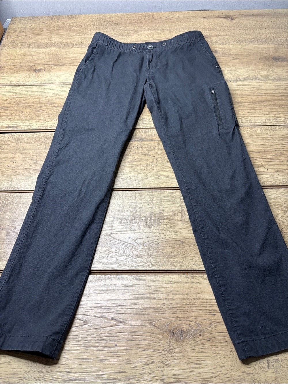 Women’s Vuori Charcoal Ripstop Cargo Pants with Zip Pocket Size Small